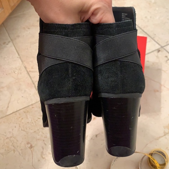 Black suede Kenneth Cole Reaction booties - Picture 15 of 15